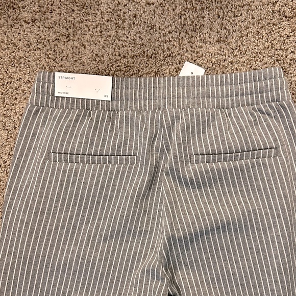 NWT Ann Taylor Loft XS Gray White Pinstriped Pants - Picture 4 of 4